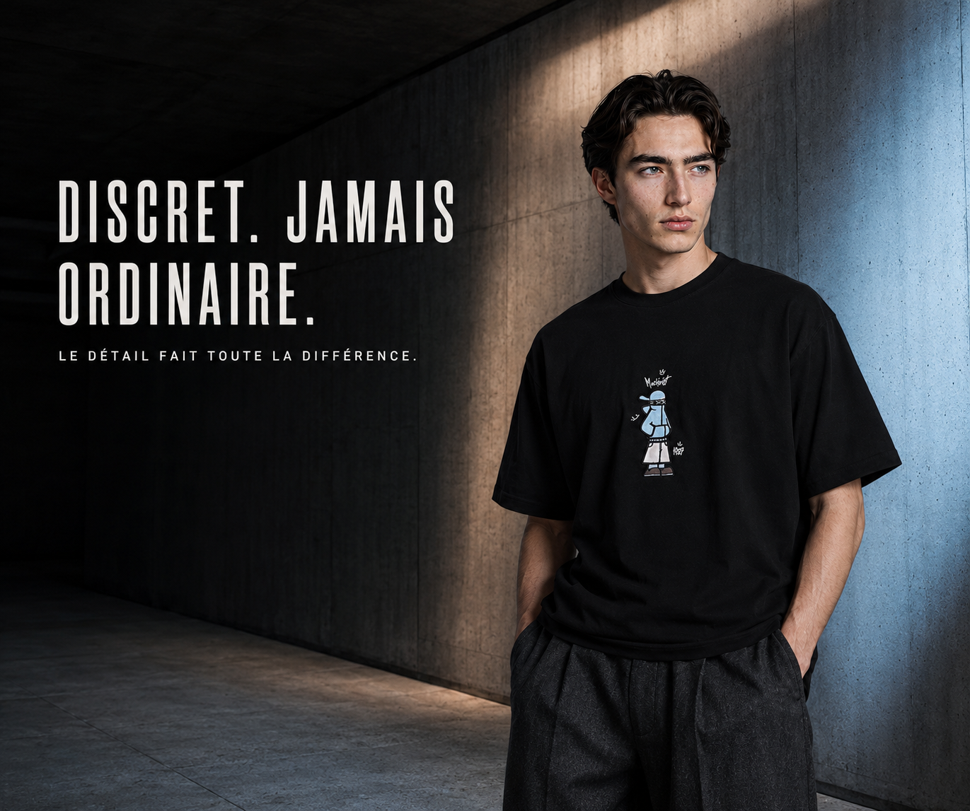 Mannequin portant le t-shirt oversize Mascot noir