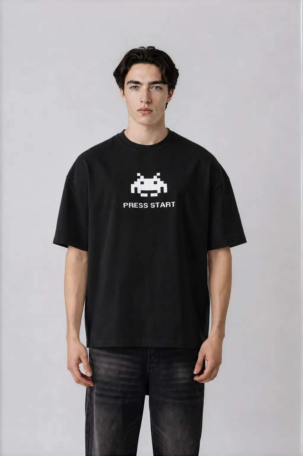 T-shirt Oversize Press Start Noir – face T-shirt oversize noir Press Start pour homme – imprimé gaming blanc vue de face